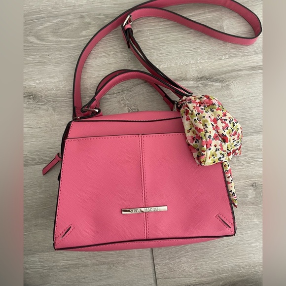 STEVE MADDEN - Bresse Crossbody Raspberry Pink - Picture 2 of 9